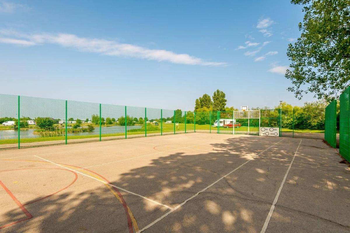 Grange Leisure Park Hotel Mablethorpe Bagian luar foto
